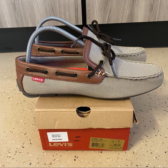 levi boat shoes